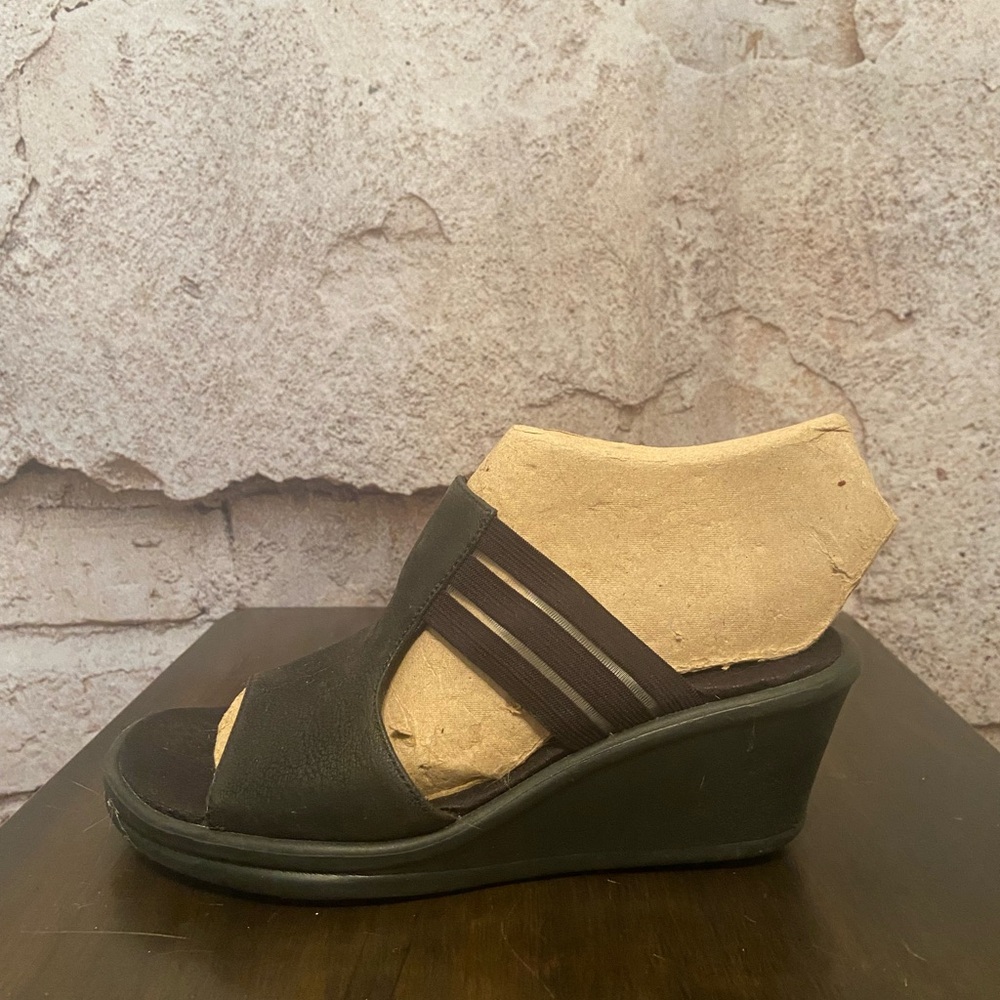 Sketchers Black See Through Stretch Slides